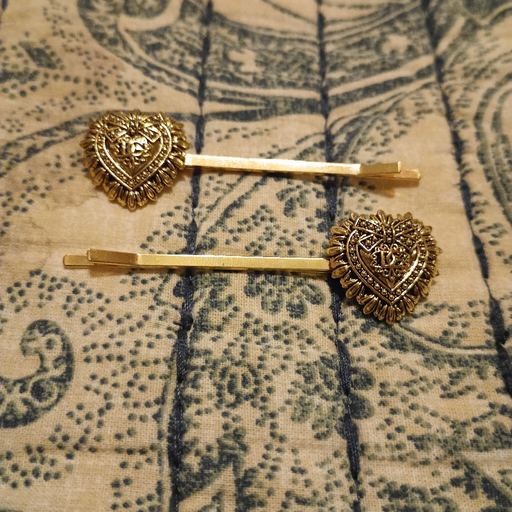 Dolce And Gabbana Metallic Gold Heart Hair Pins